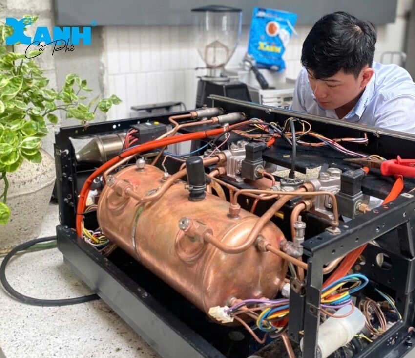 MÁY PHA CÀ PHÊ KÊU TO BẤT THƯỜNG: NGUYÊN NHÂN VÀ CÁCH KHẮC PHỤC