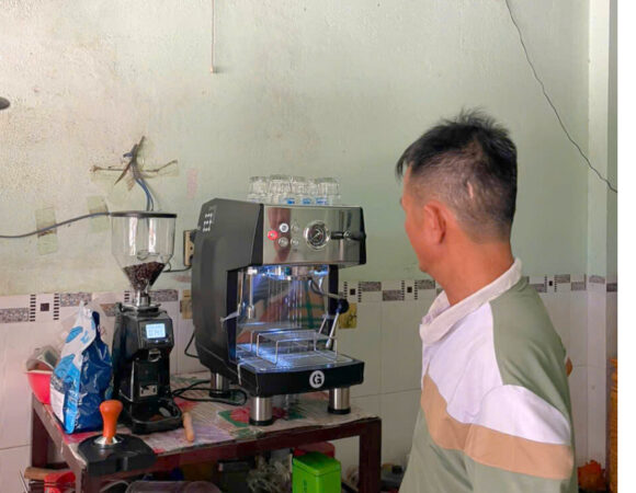 Nên đầu tư máy pha cà phê hay thuê? Lời khuyên dành cho chủ quán mới
