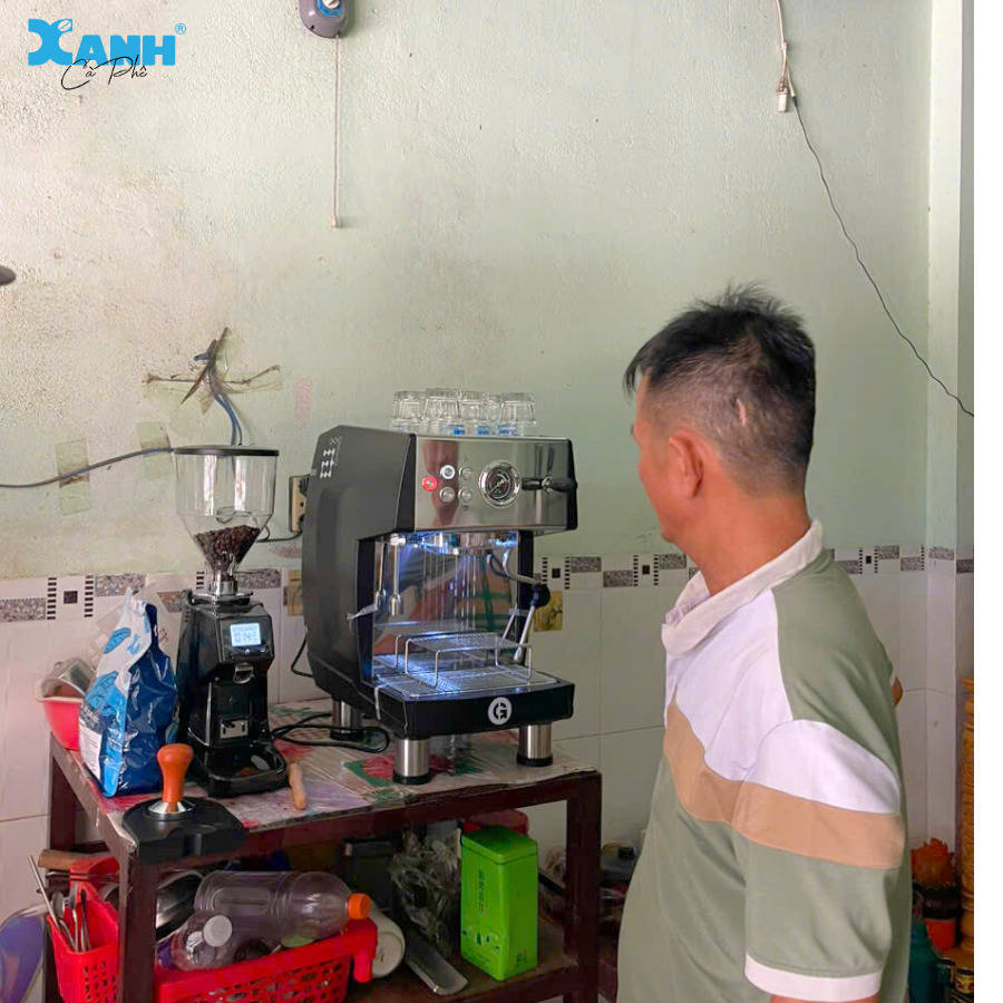 Nên đầu tư máy pha cà phê hay thuê? Lời khuyên dành cho chủ quán mới
